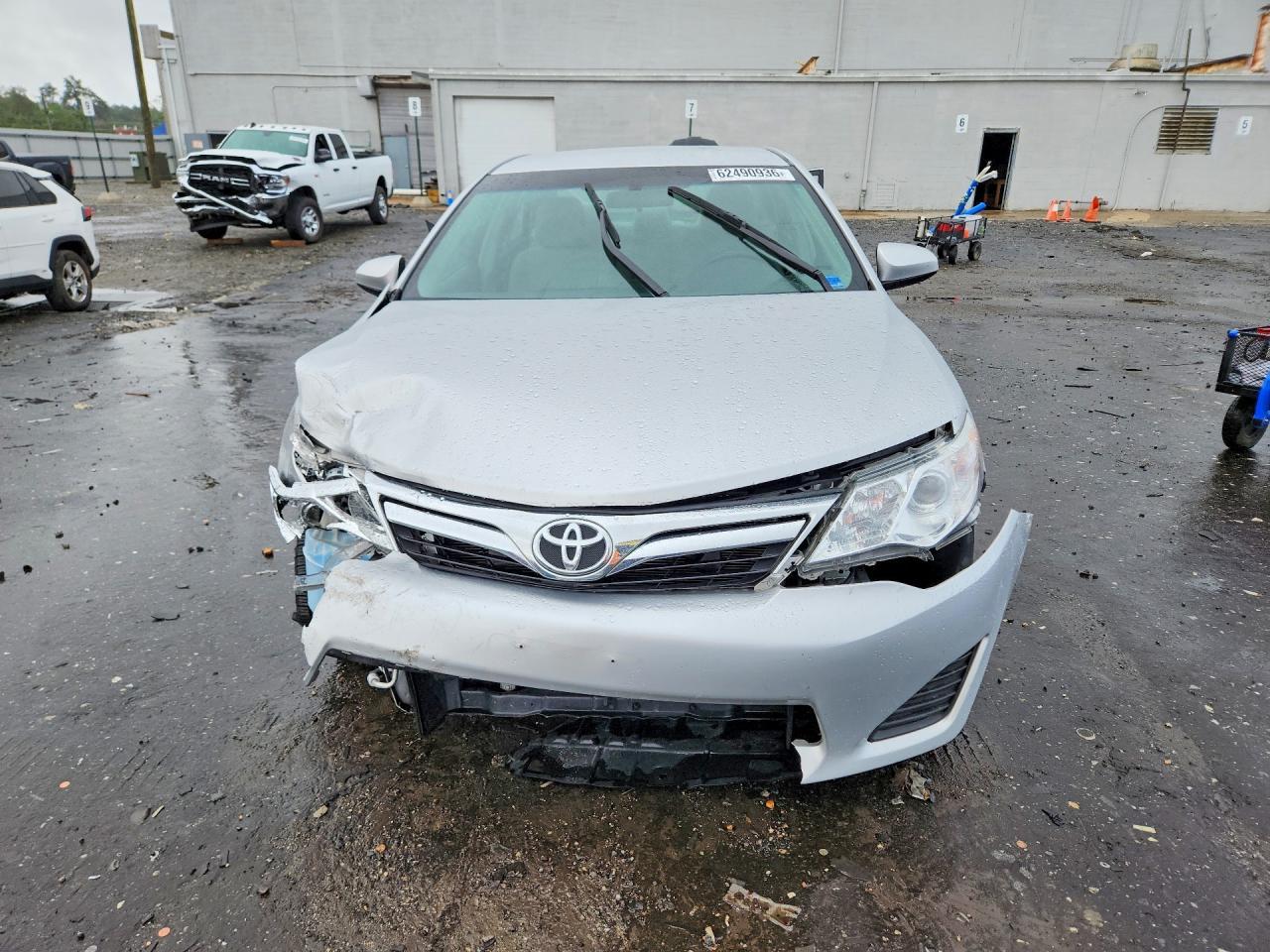 2012 Toyota Camry Le - Image 5