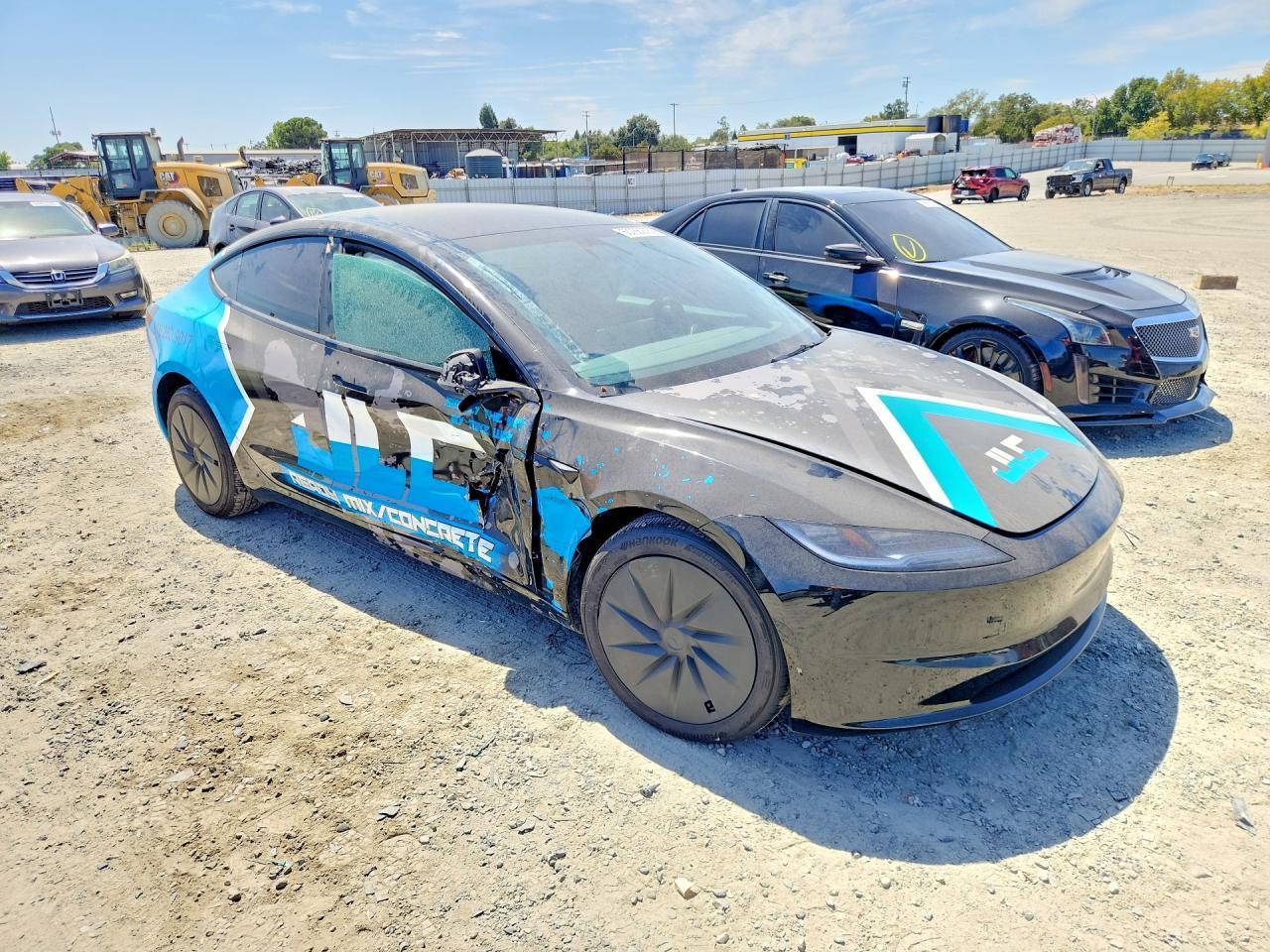 2026 Tesla Model 3 - Фото 4