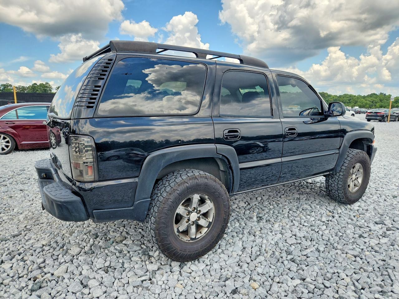 2004 Chevrolet Tahoe K1500 - Image 3