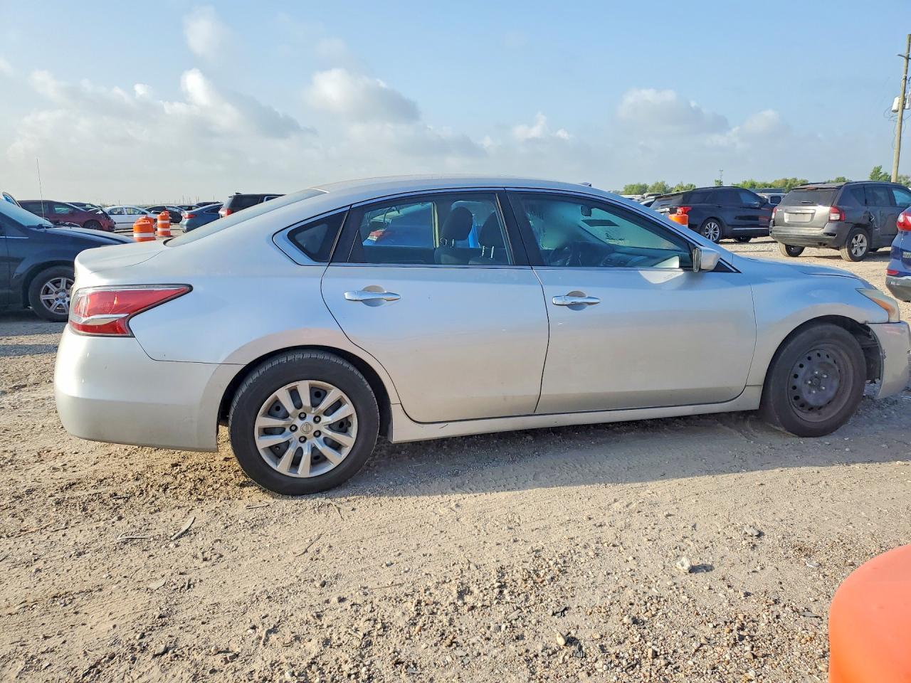 2015 Nissan Altima 2.5 S - Фото 3