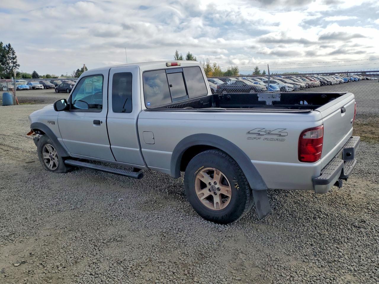 2002 Ford Ranger Super Cab - Image 2