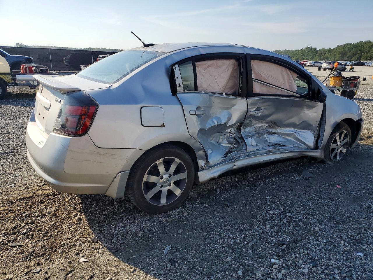 2012 Nissan Sentra 2.0 - Фото 3