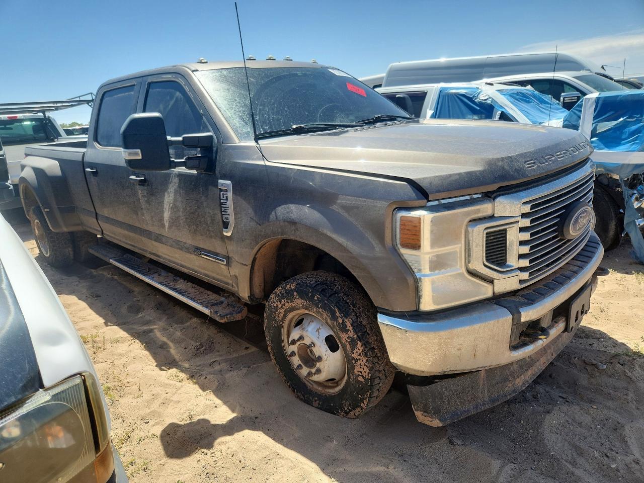 2022 Ford F350 Super Duty - Фото 4