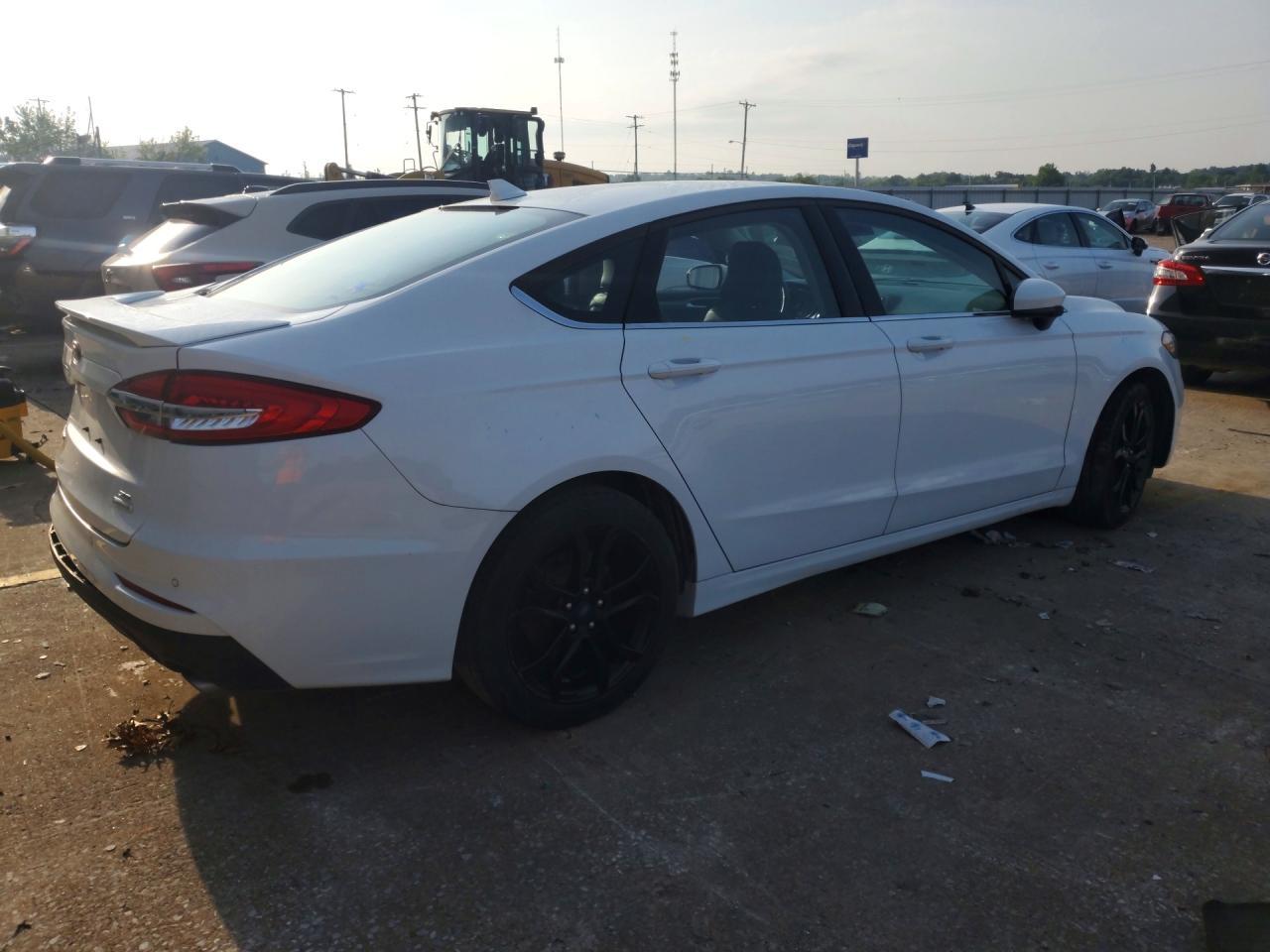 2019 Ford Fusion Se - Фото 3