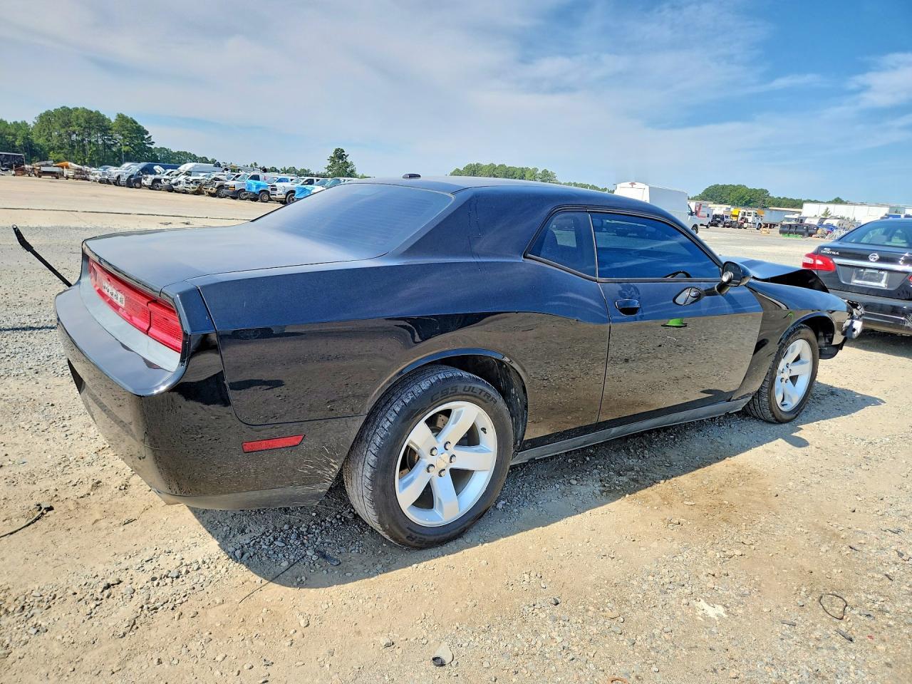 2012 Dodge Challenger Sxt - Image 3