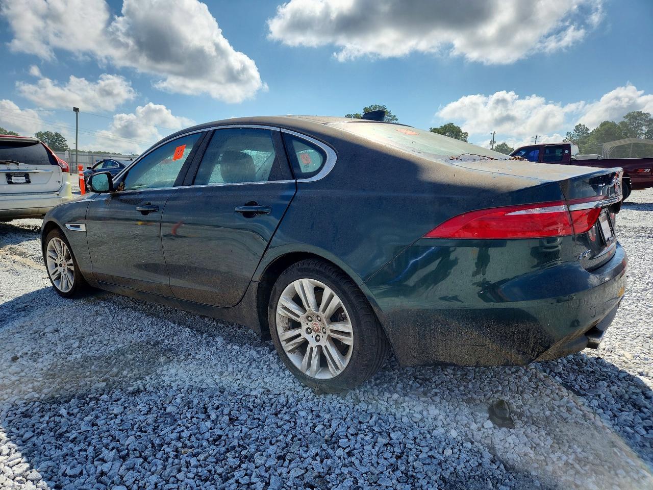2017 Jaguar Xf Premium - Image 2