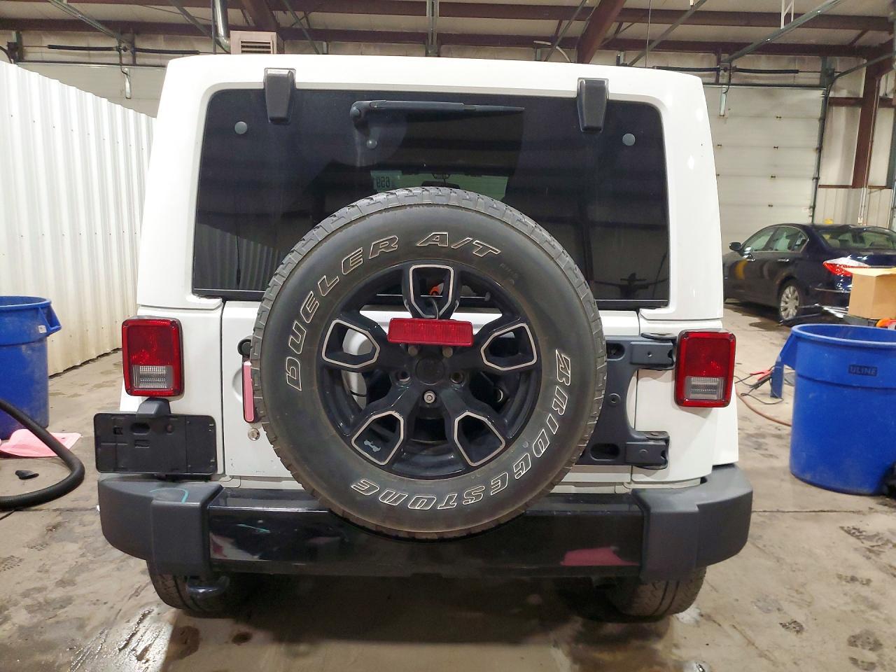 2017 Jeep Wrangler Unlimited Sahara - Image 6