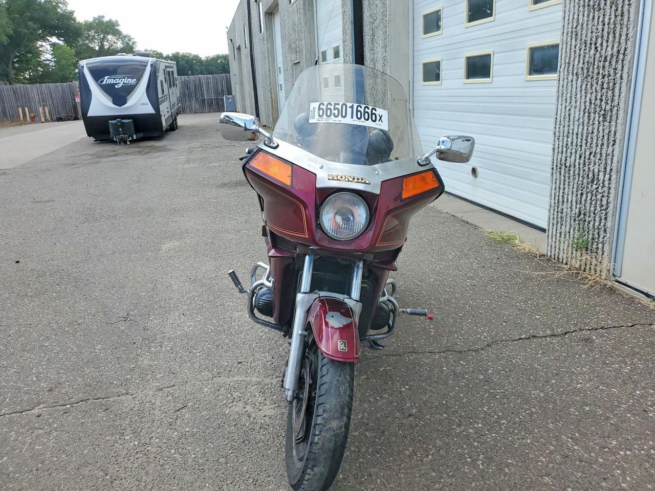 1983 Honda Gl1100 I - Image 2