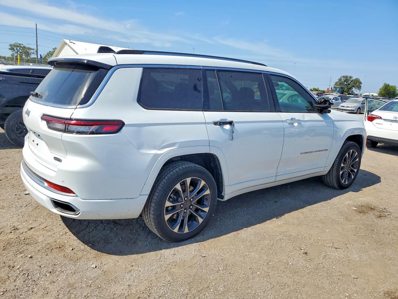 2023 Jeep Grand Cherokee L Overland - Фото 3