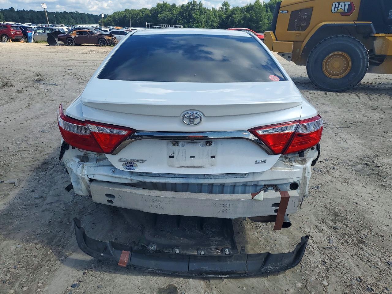 2015 Toyota Camry Se - Фото 6