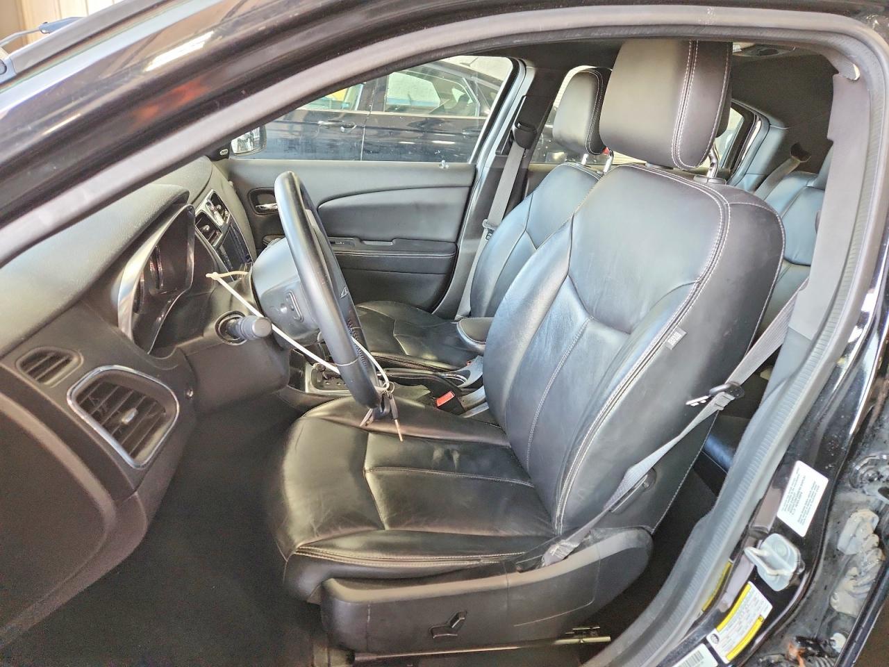 2014 Chrysler 200 Limited - Фото 7