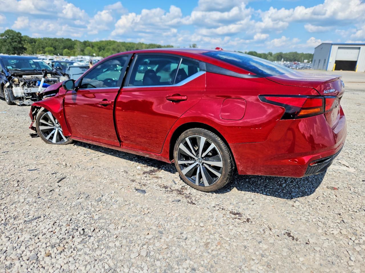 2020 Nissan Altima Sr - Image 2