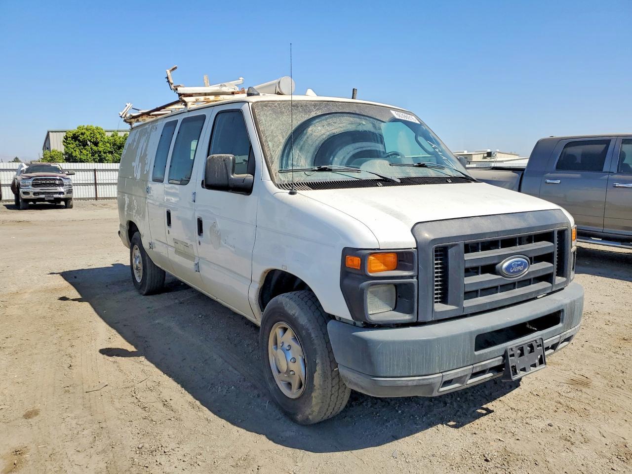 2010 Ford Econoline E250 Van - Фото 4