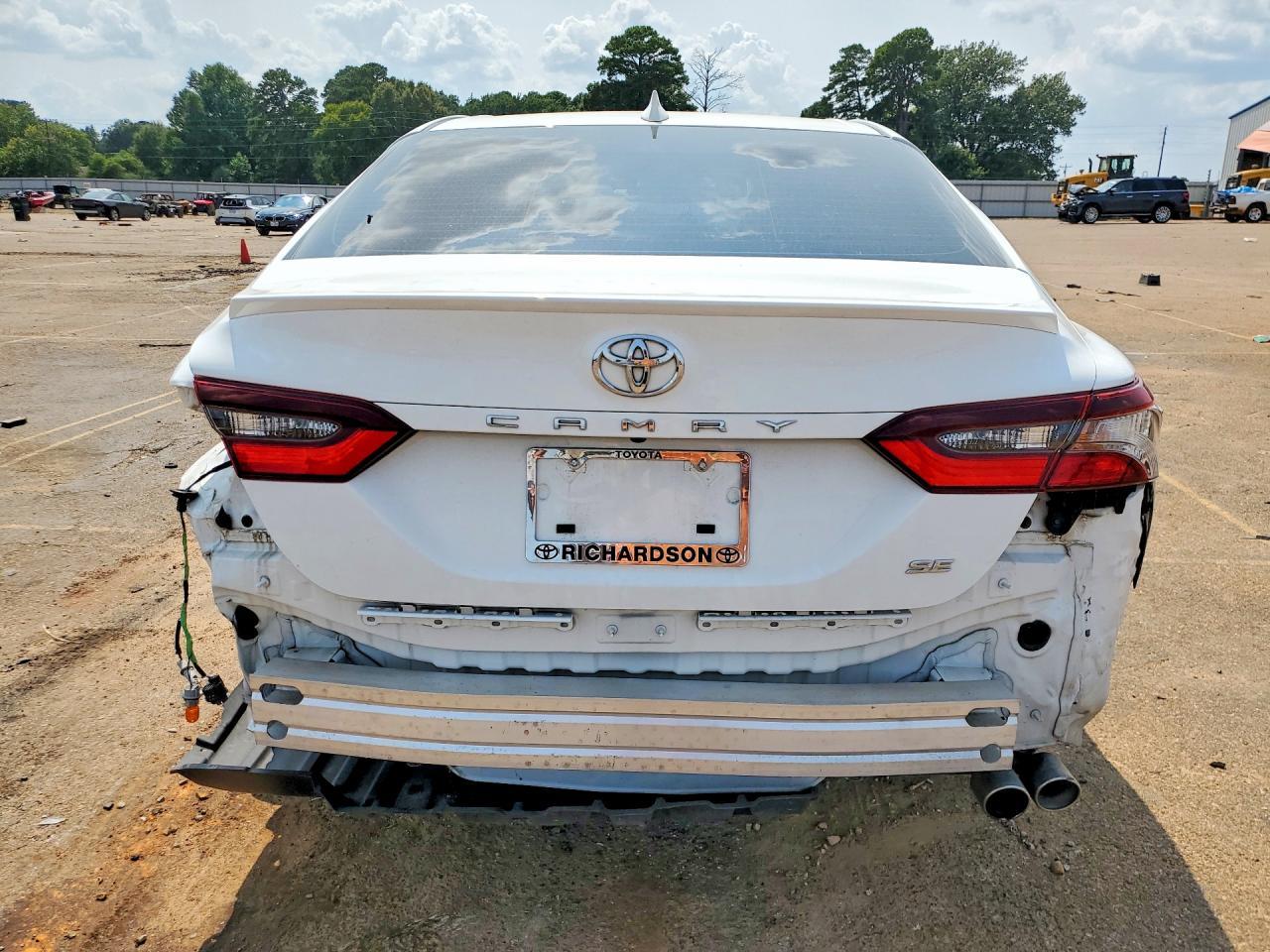 2023 Toyota Camry Se - Фото 6