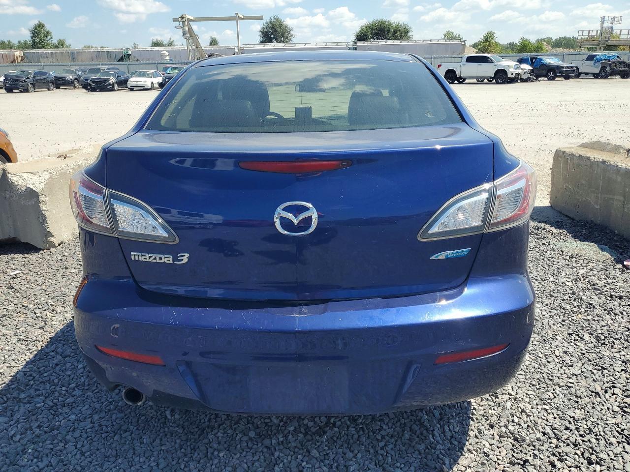 2013 Mazda 3 I - Image 6