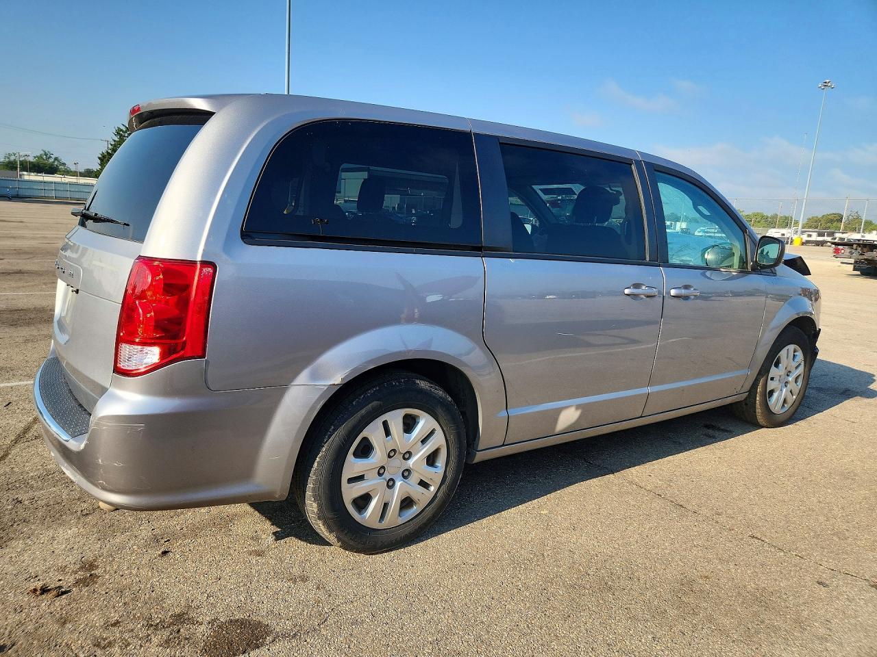 2018 Dodge Grand Caravan Se - Image 3