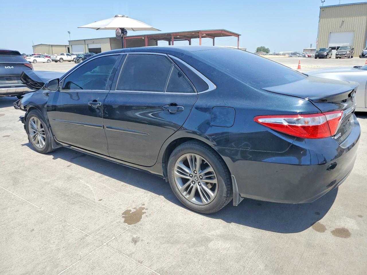 2015 Toyota Camry Se - Фото 2