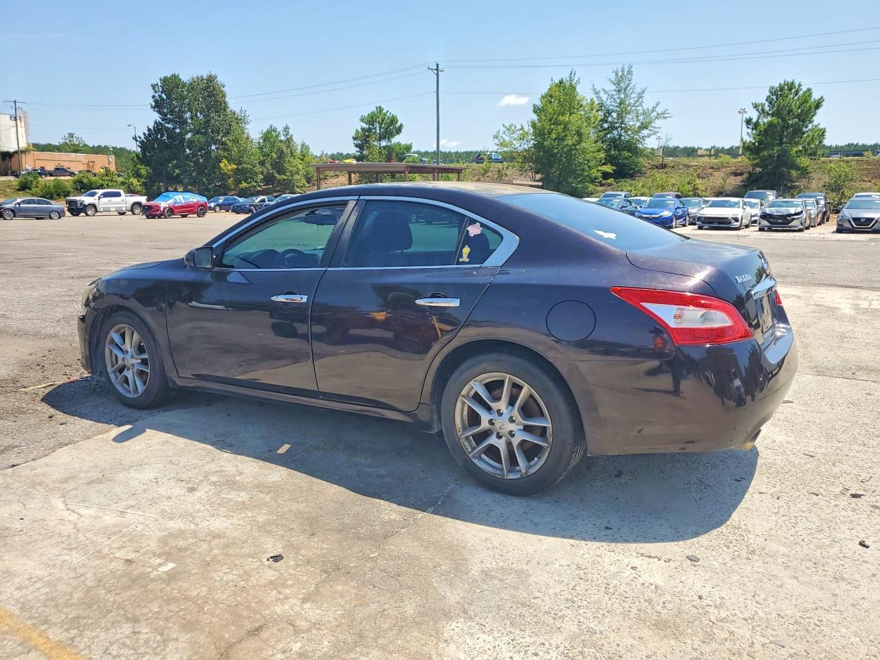 2010 Nissan Maxima 3.5 S - Image 2