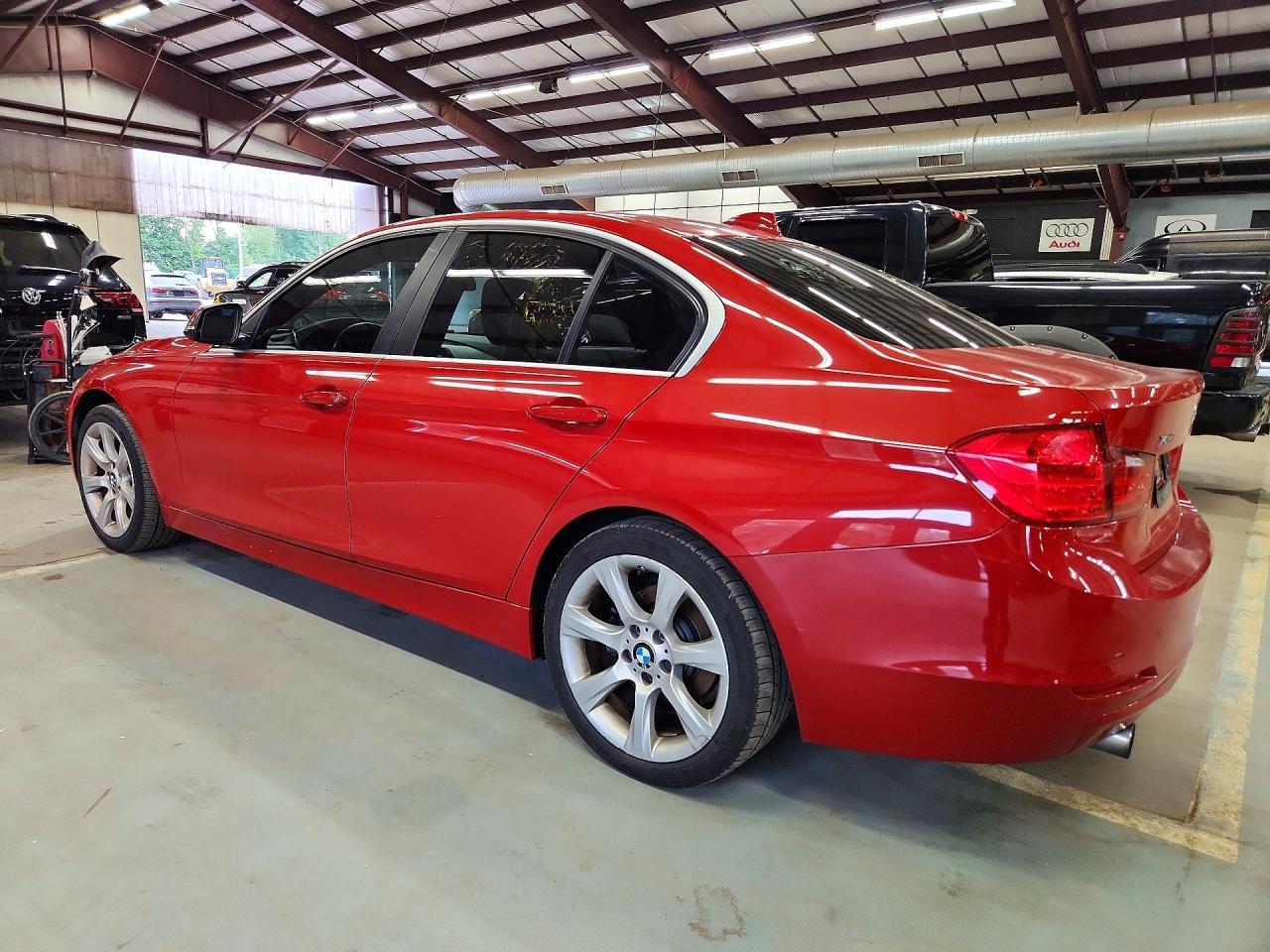 2015 BMW 320 I xDrive - Фото 2