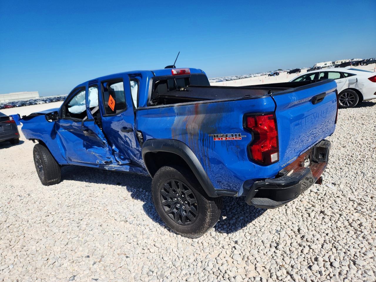 2025 Chevrolet Colorado Trail Boss - Фото 2