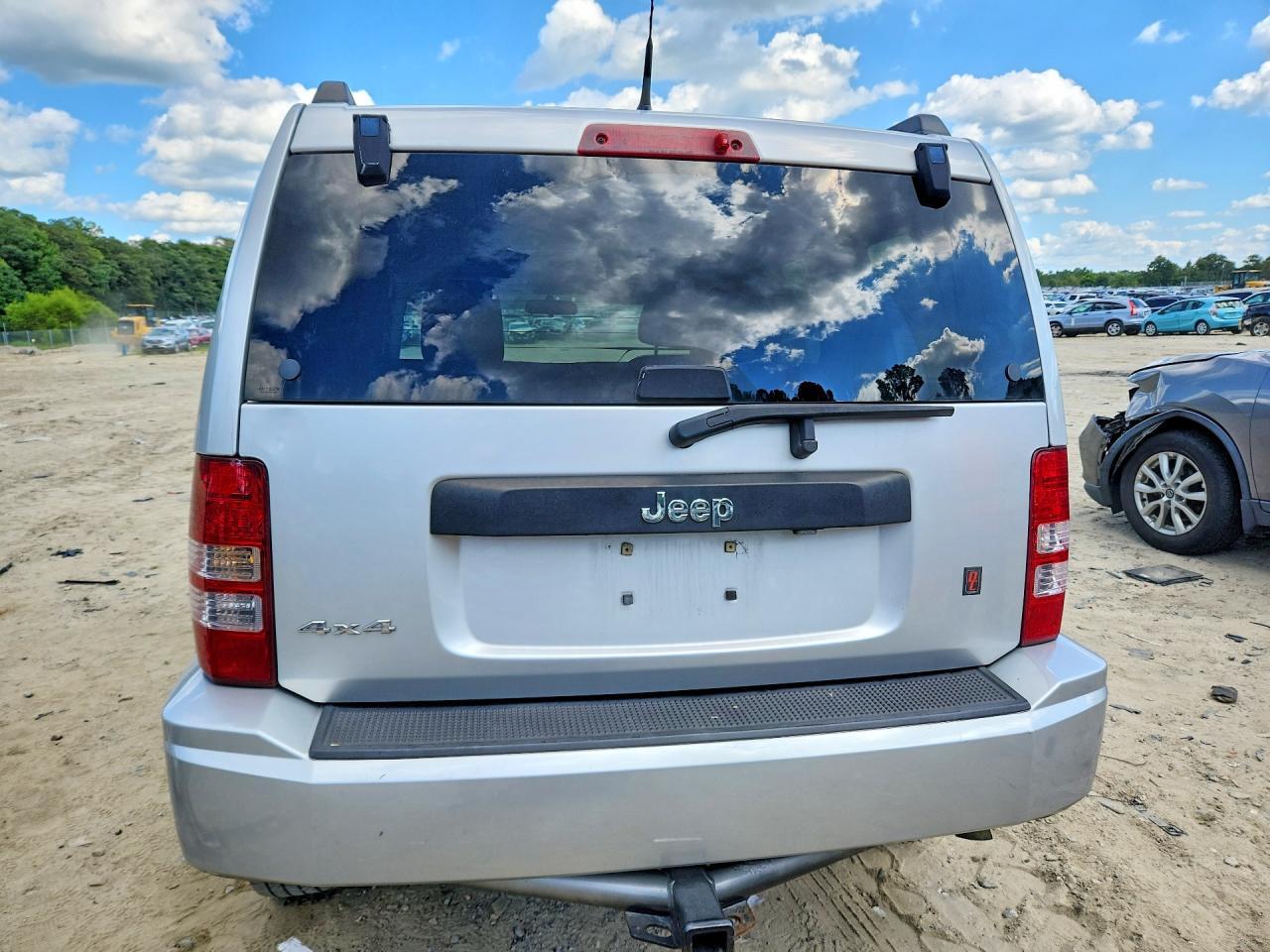 2011 Jeep Liberty Sport - Фото 6