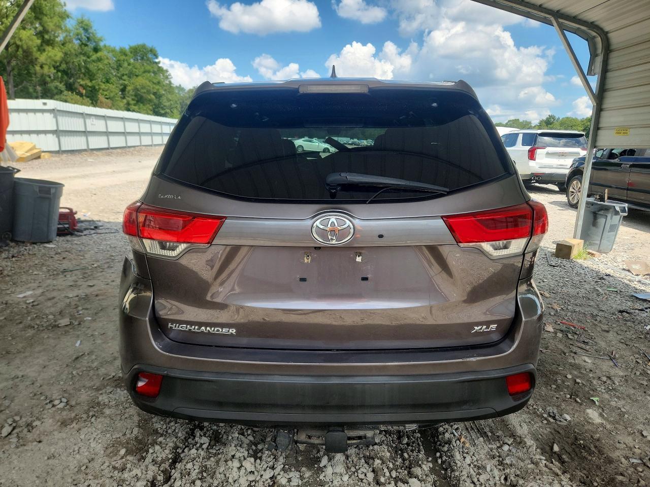2019 Toyota Highlander Xle - Image 6