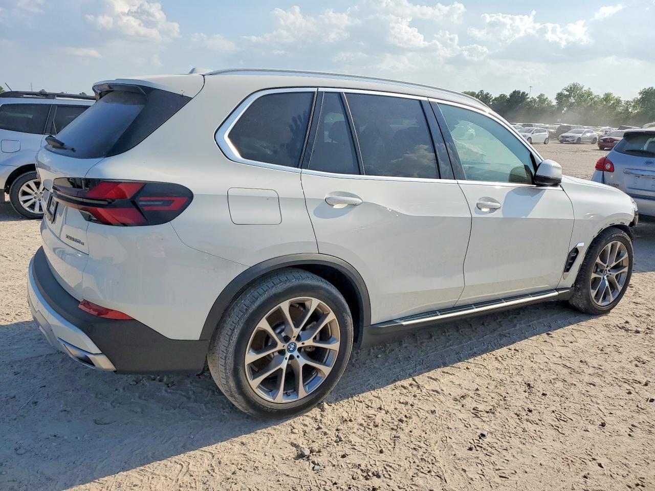 2024 BMW X5 xDrive50E - Фото 3