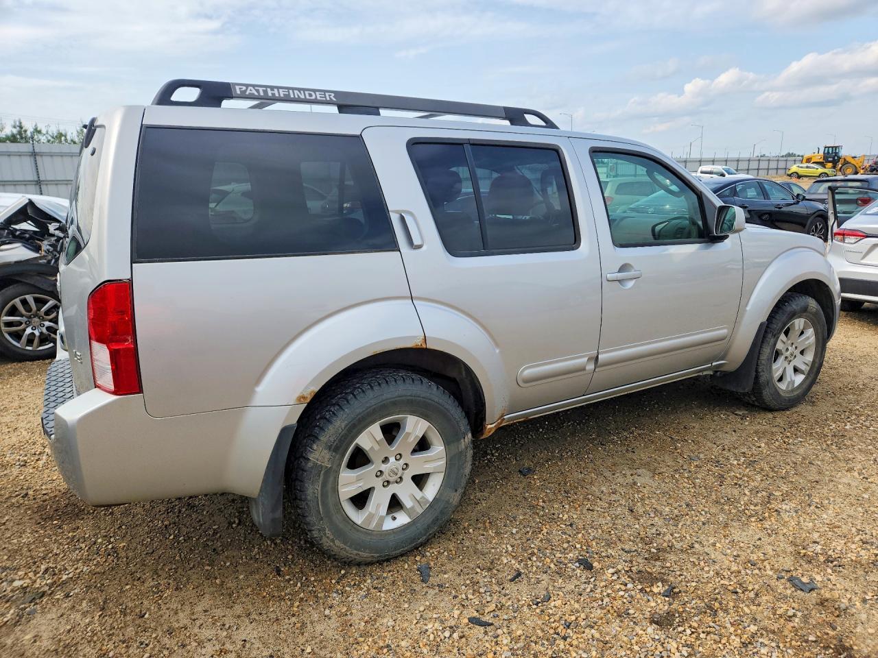 2006 Nissan Pathfinder Le - Фото 3
