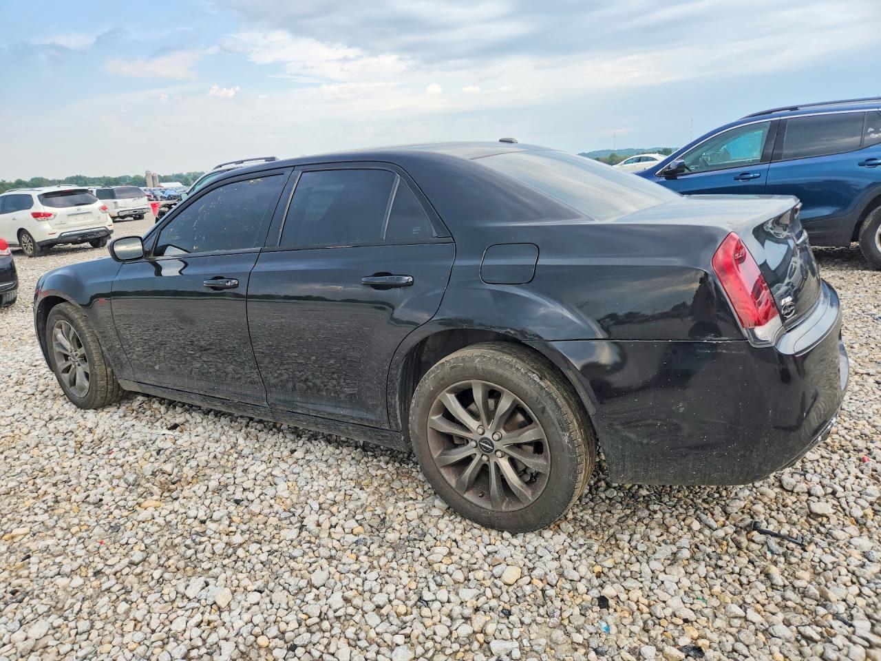 2014 Chrysler 300 S - Image 2