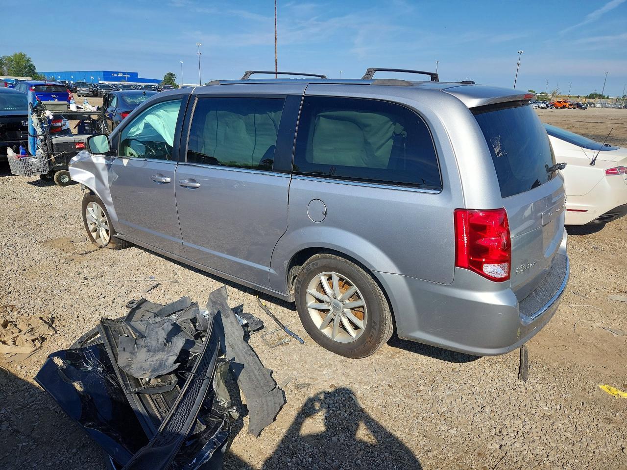 2020 Dodge Grand Caravan Sxt - Фото 2