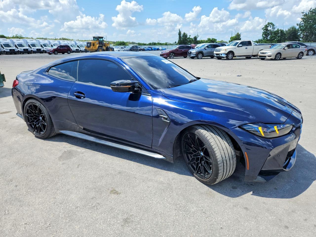 2025 BMW M4 Competition - Фото 4
