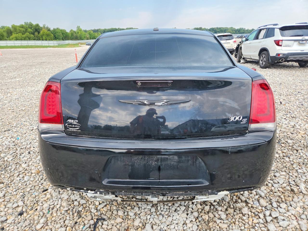 2014 Chrysler 300 S - Image 6