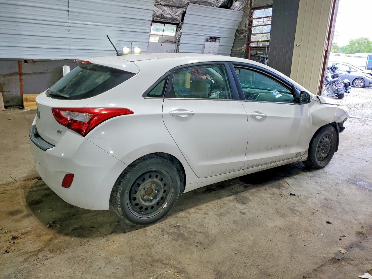 2016 Hyundai Elantra Gt Base - Image 3