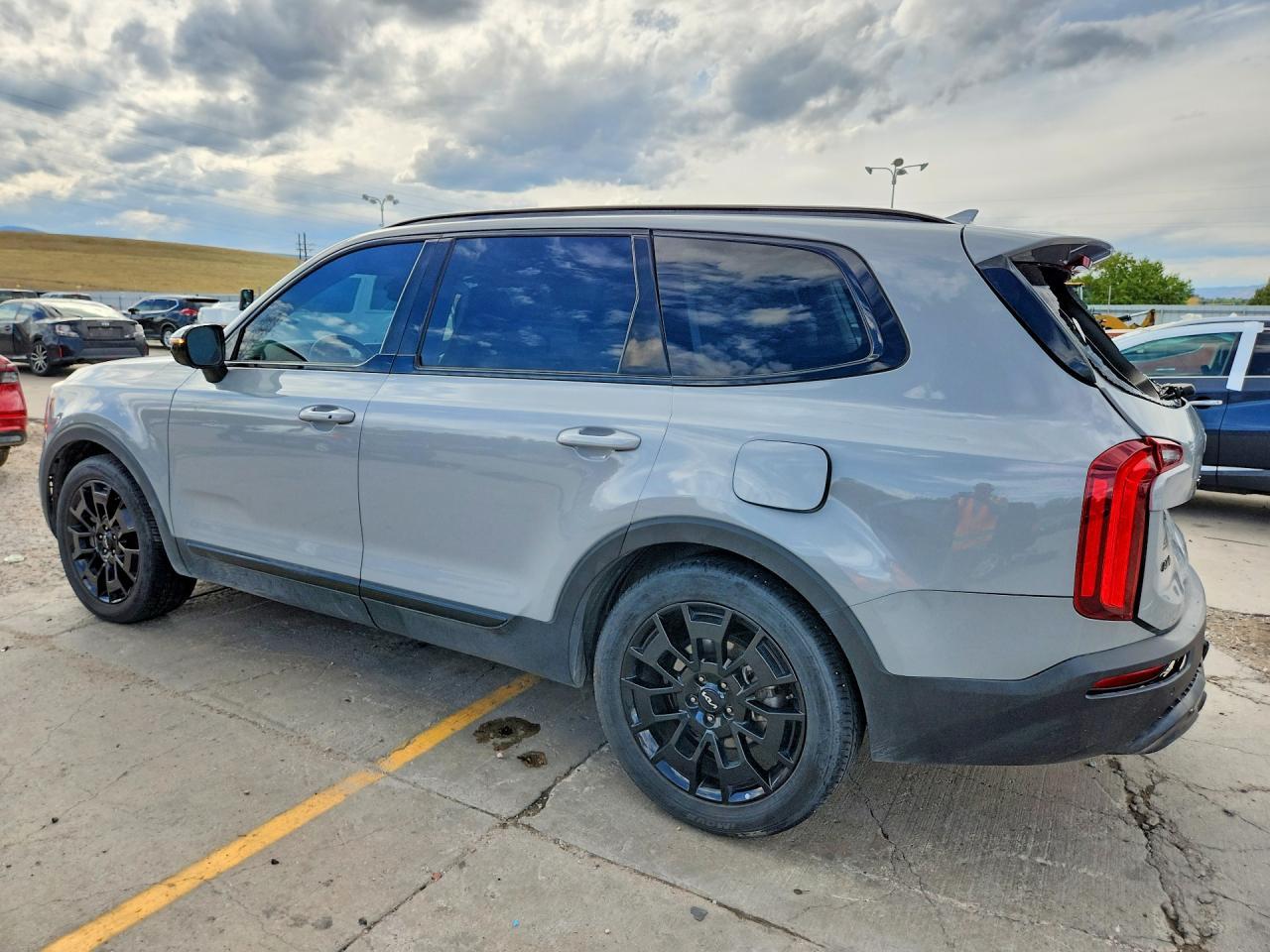 2022 Kia Telluride Sx - Image 2