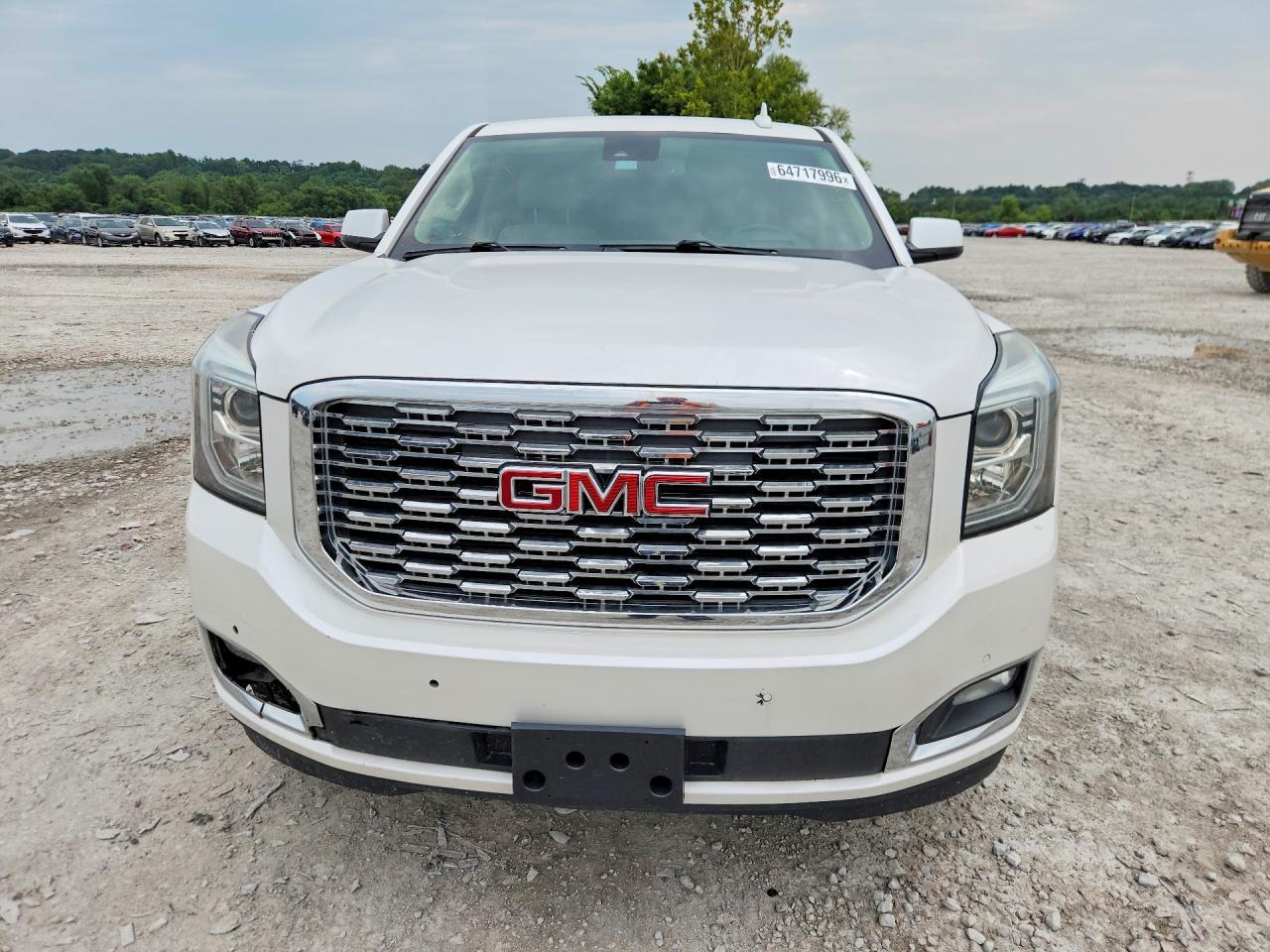 2017 GMC Yukon Denali - Фото 5
