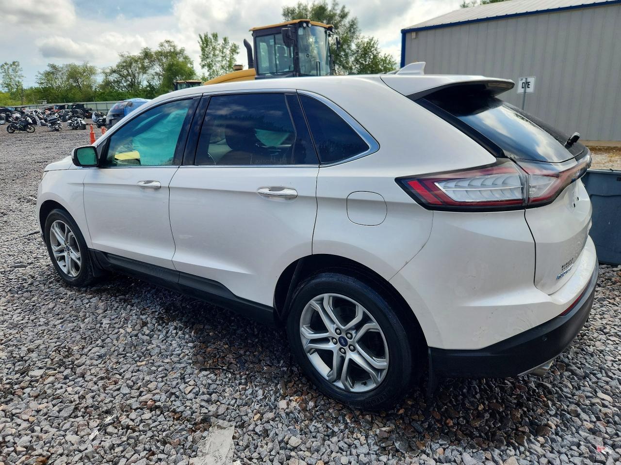 2015 Ford Edge Titanium - Image 2