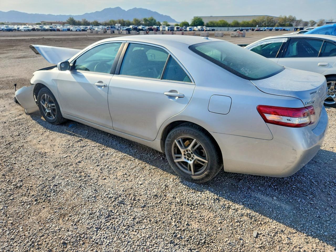 2011 Toyota Camry Le - Фото 2