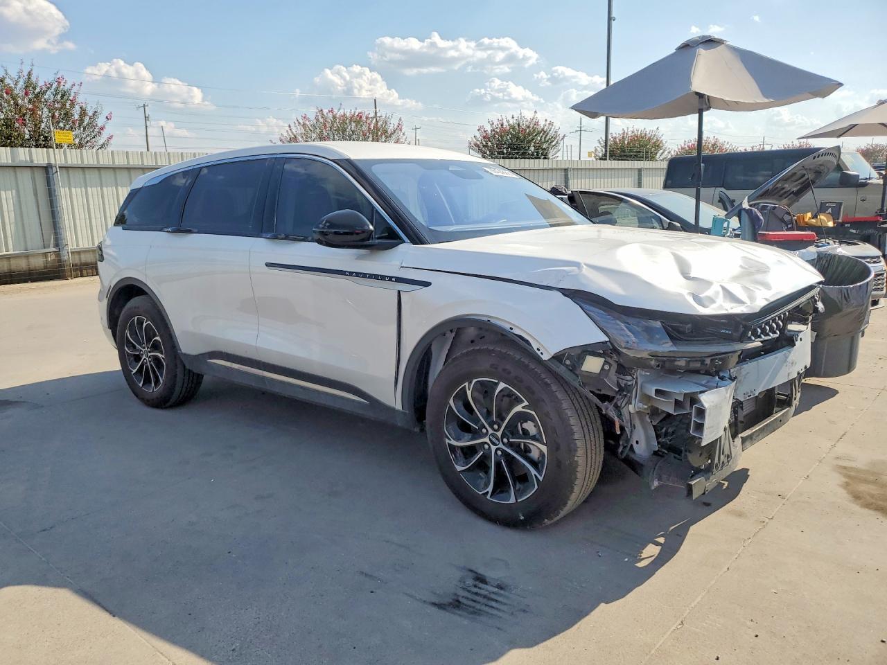 2025 Lincoln Nautilus Premiere - Image 4