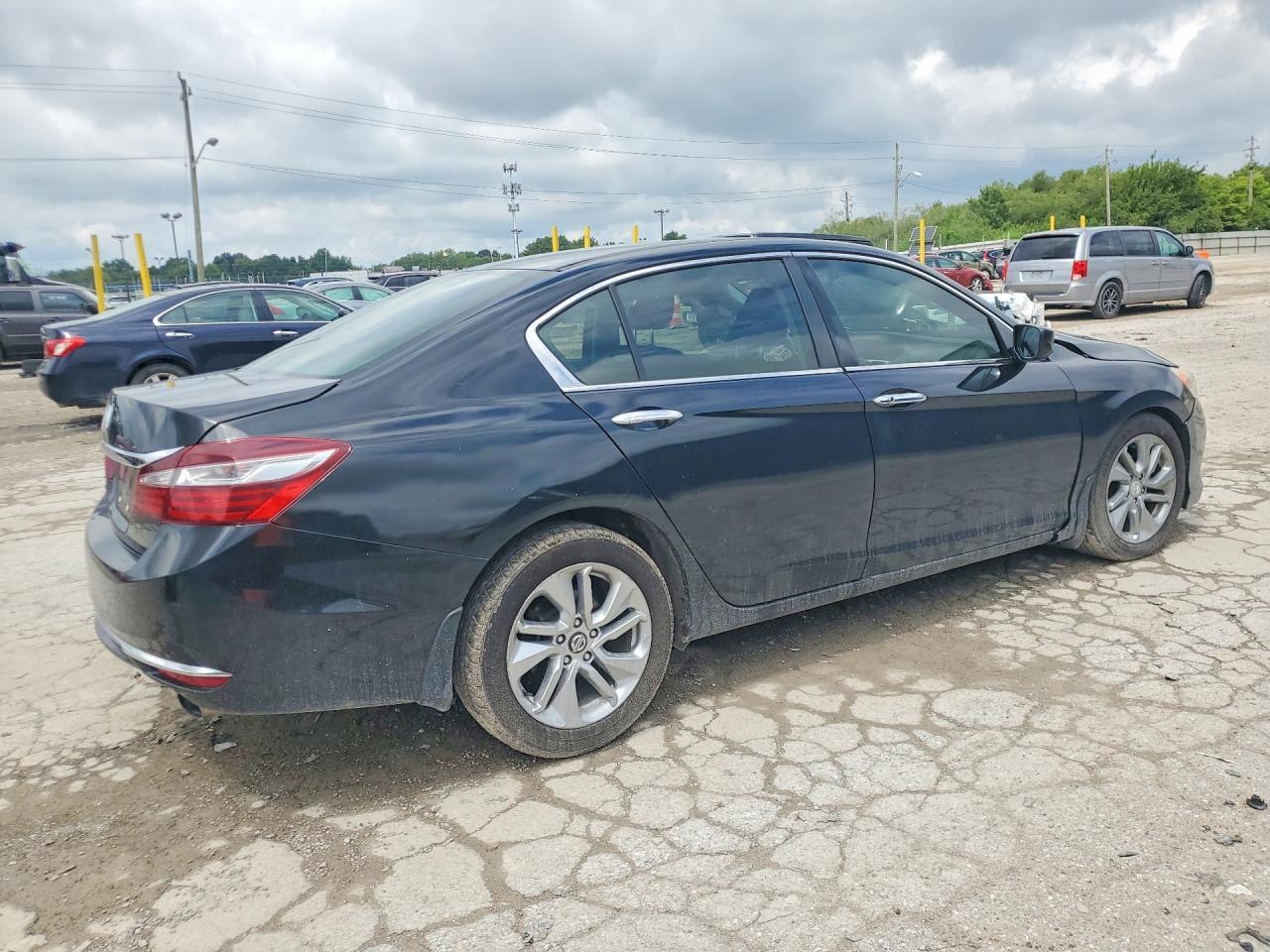 2017 Honda Accord Lx - Фото 3