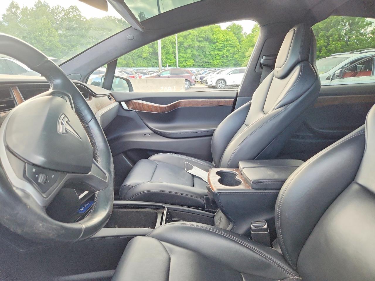 2019 Tesla Model X - Фото 7