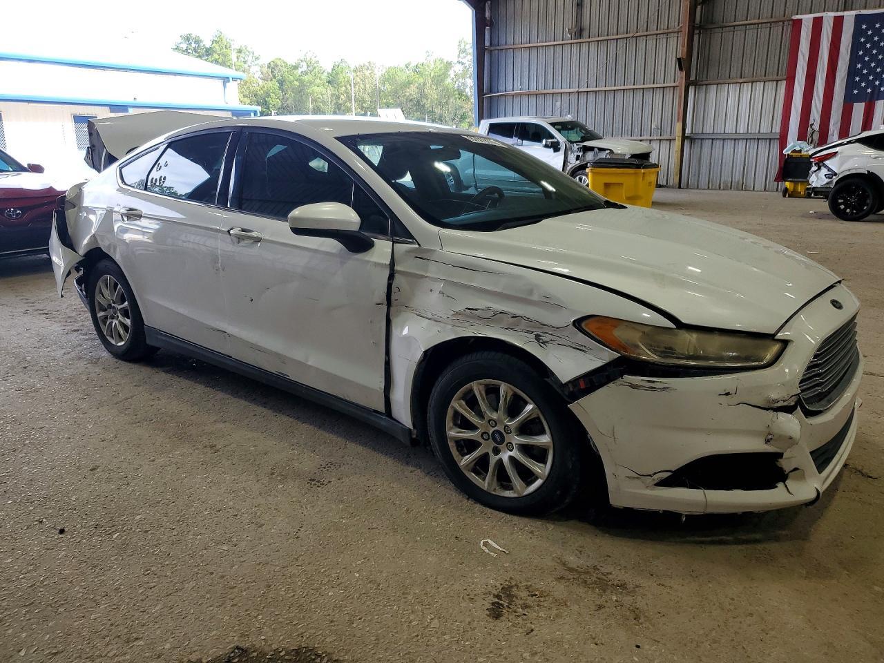 2016 Ford Fusion S - Image 4