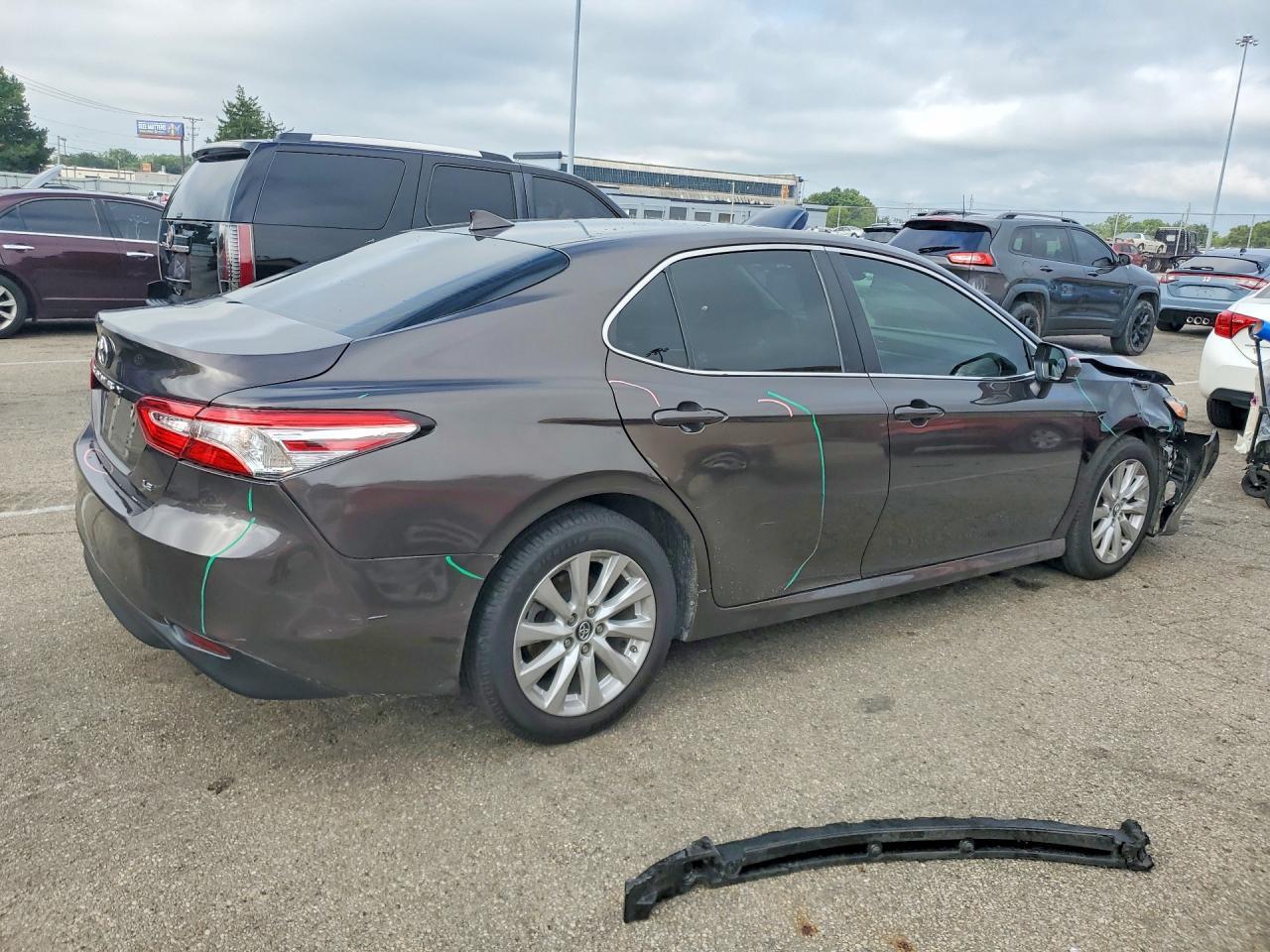 2019 Toyota Camry Le - Image 3