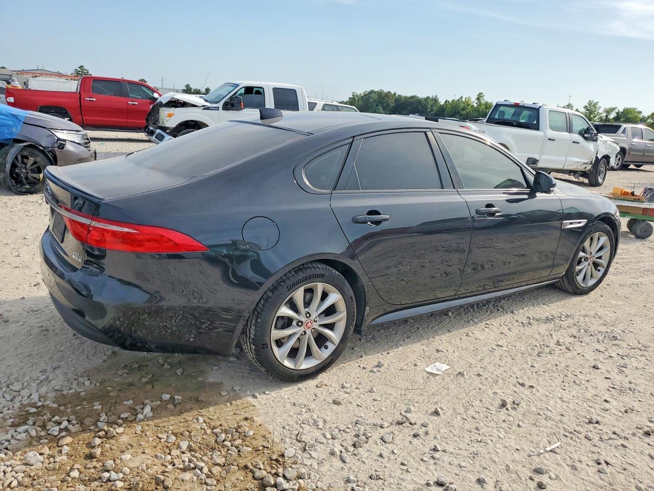 2017 Jaguar Xf R - Sport - Фото 3