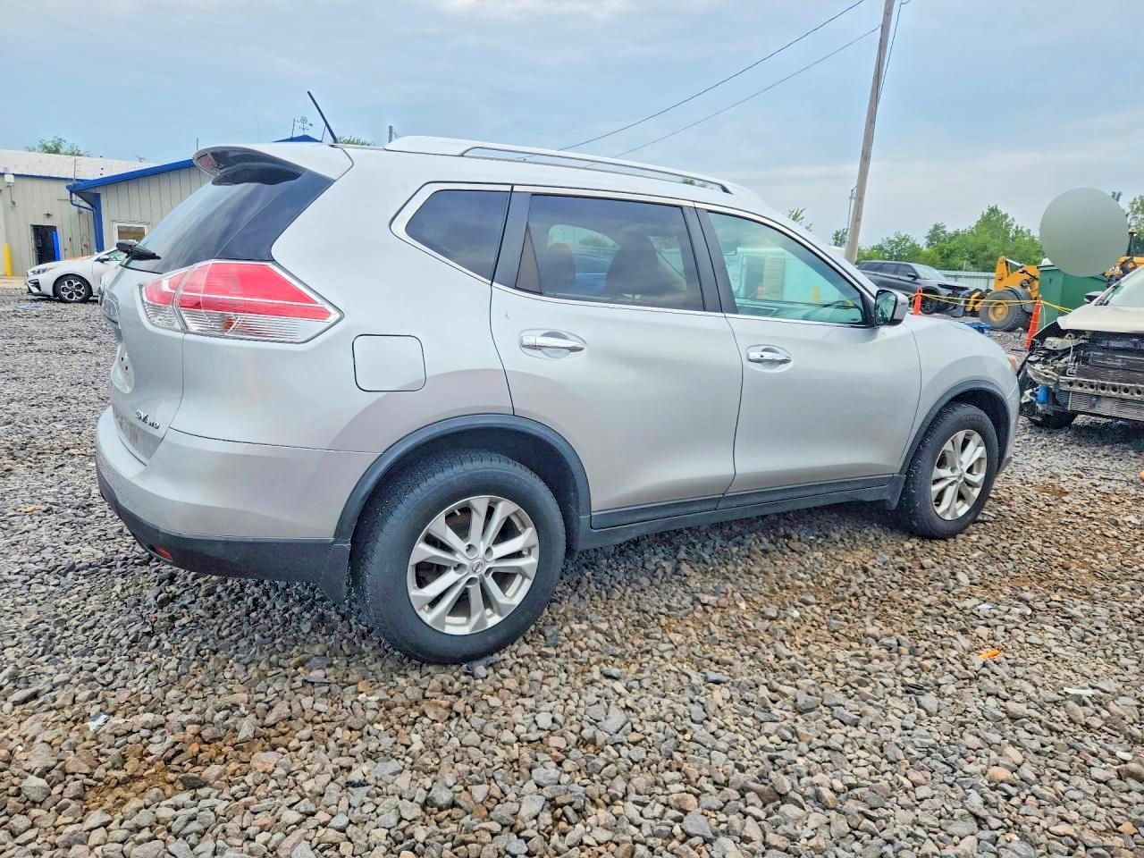 2016 Nissan Rogue Sv - Фото 3