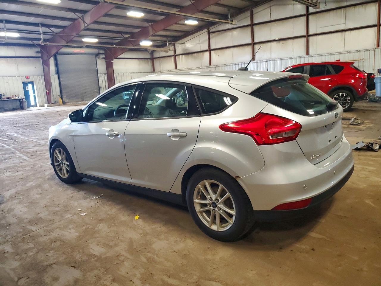 2015 Ford Focus Se - Image 2