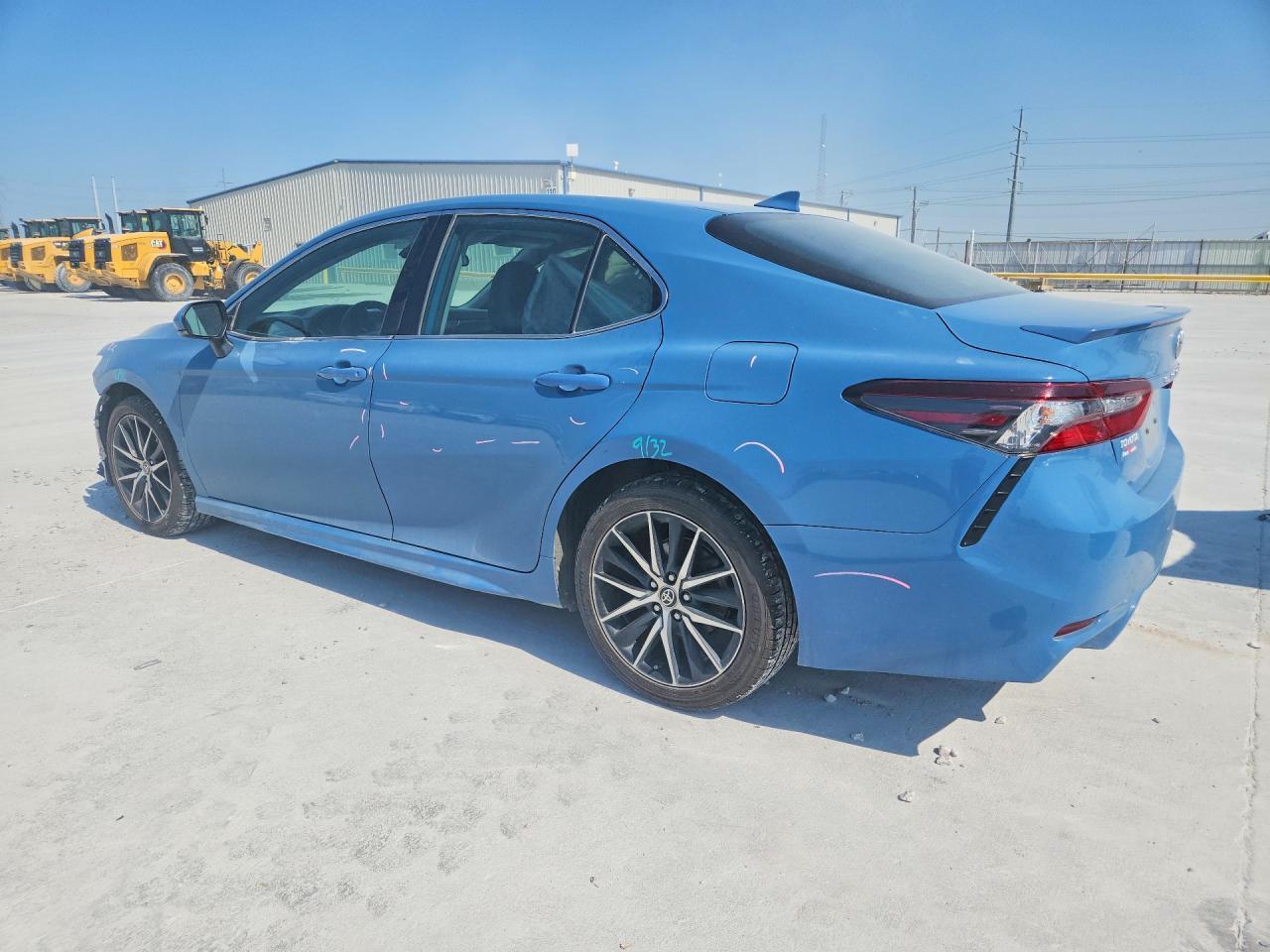 2023 Toyota Camry Se - Фото 2