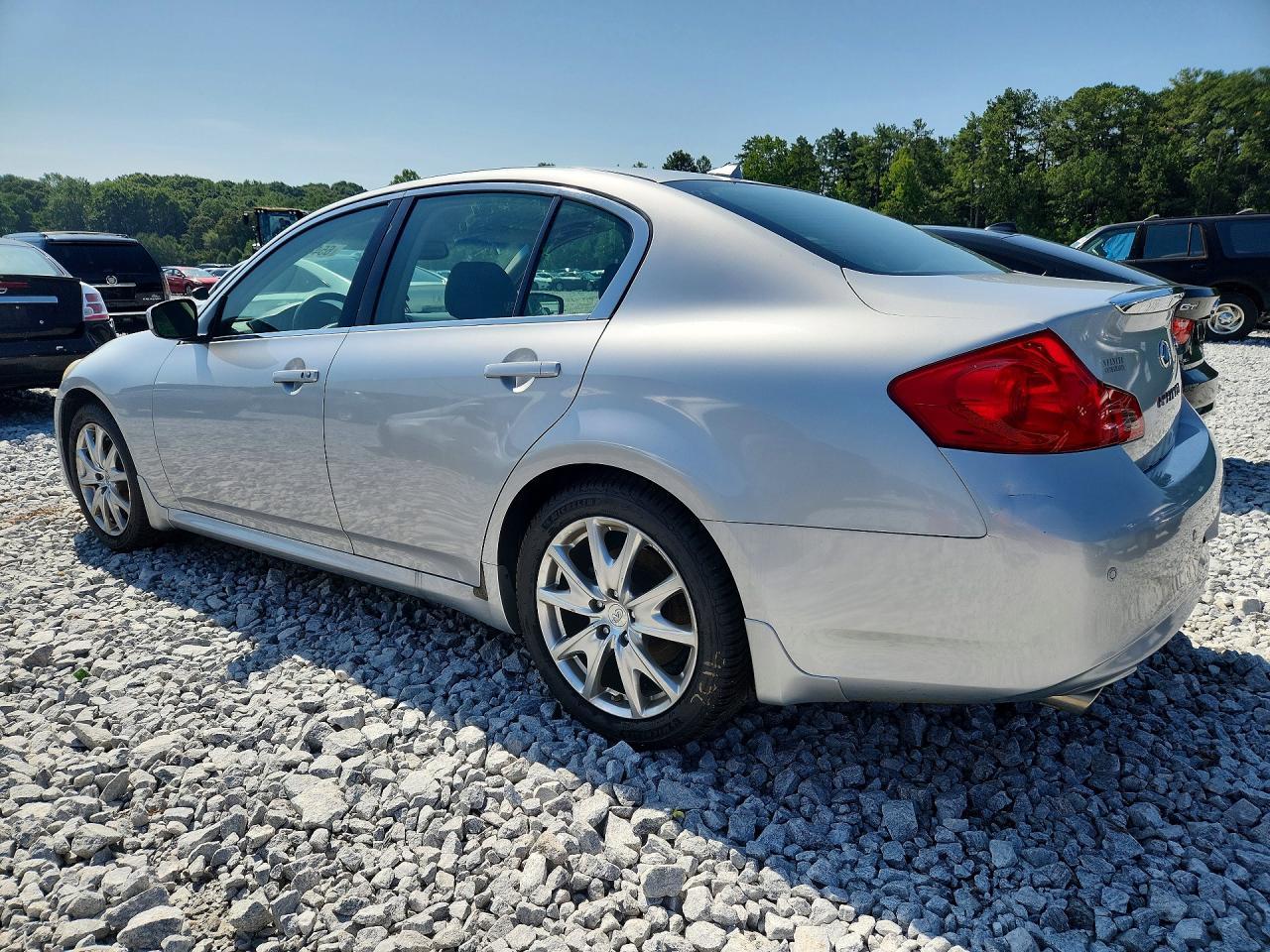 2011 Infiniti G37 Sedan X - Фото 2