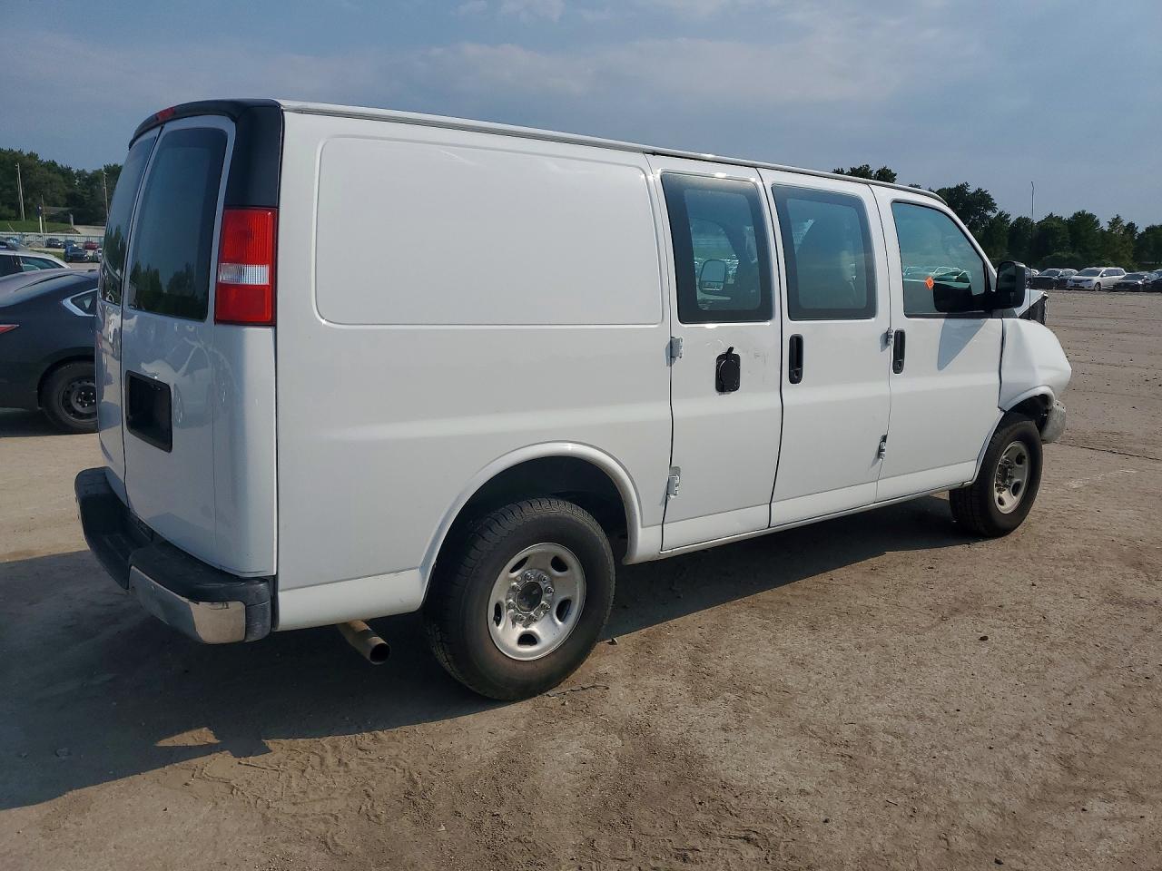 2020 Chevrolet Express G2500 - Фото 3