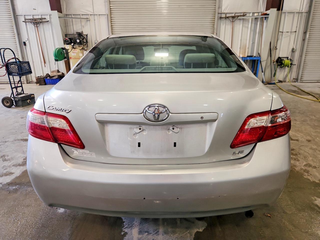 2009 Toyota Camry Le - Image 6