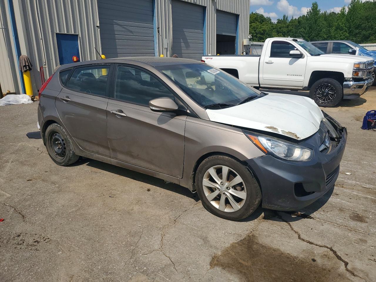 2013 Hyundai Accent Se - Фото 4